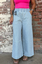 Jusy Beachy Stripe Pants